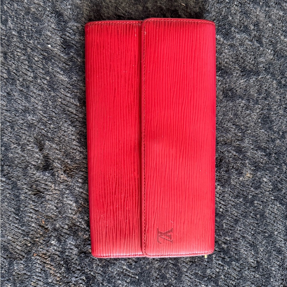 LV Epi Sarah wallet- Red